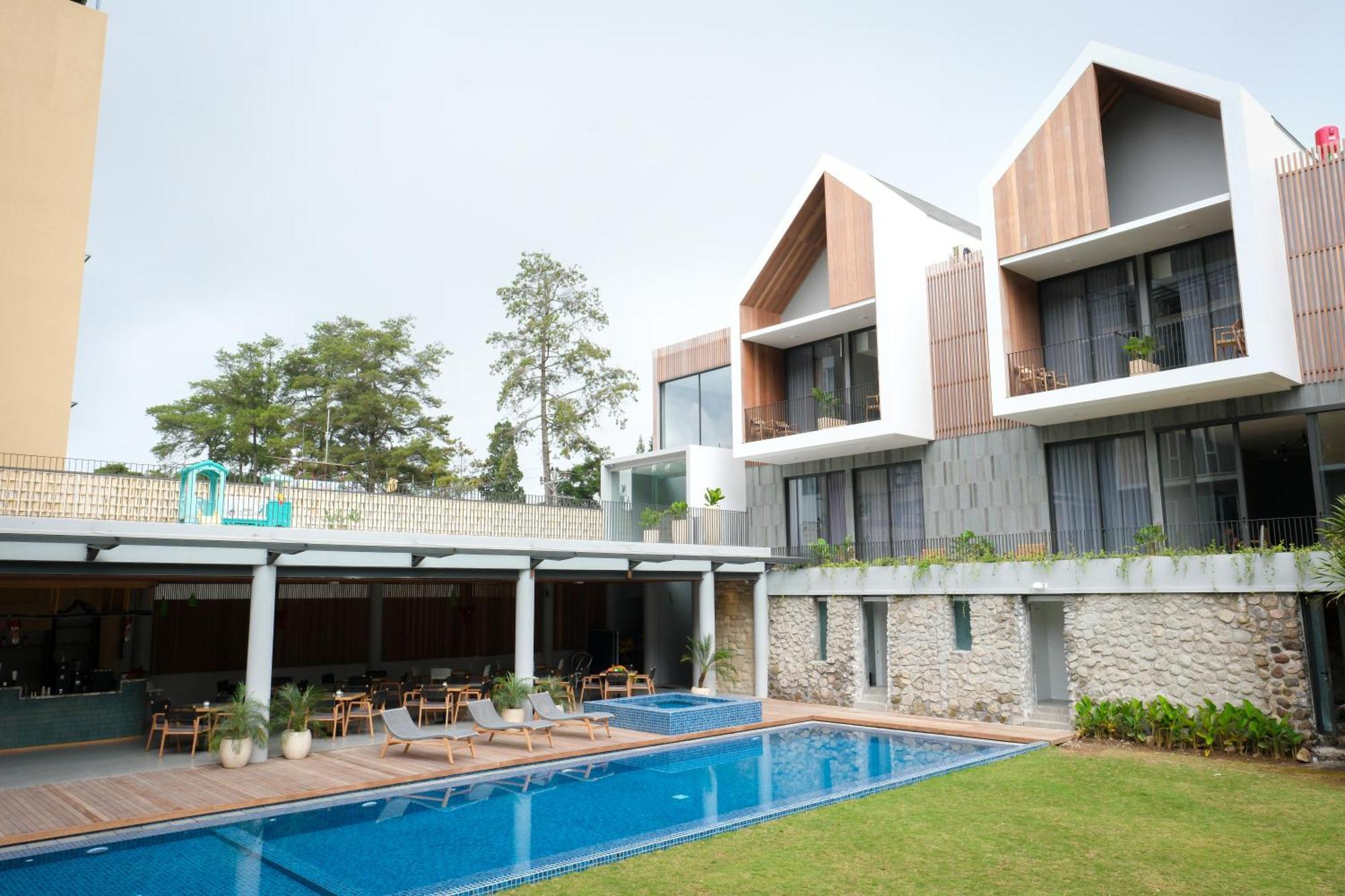 Facade Hotel by Azana Tawangmangu Exterior foto
